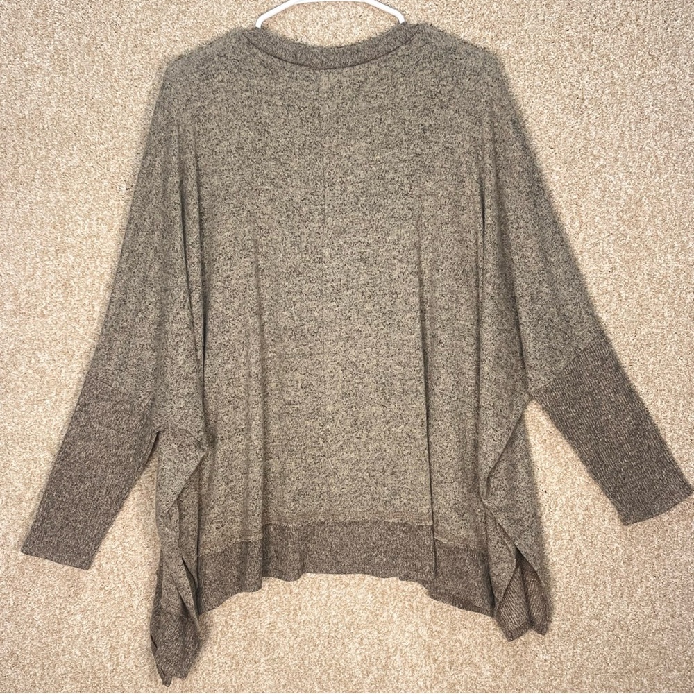 JODIFL sweater oversized heathered tan‎ crew neck sweater side slit ribbed M L